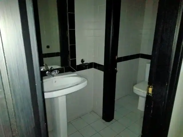 Baño de Local de alquiler en Madrid
