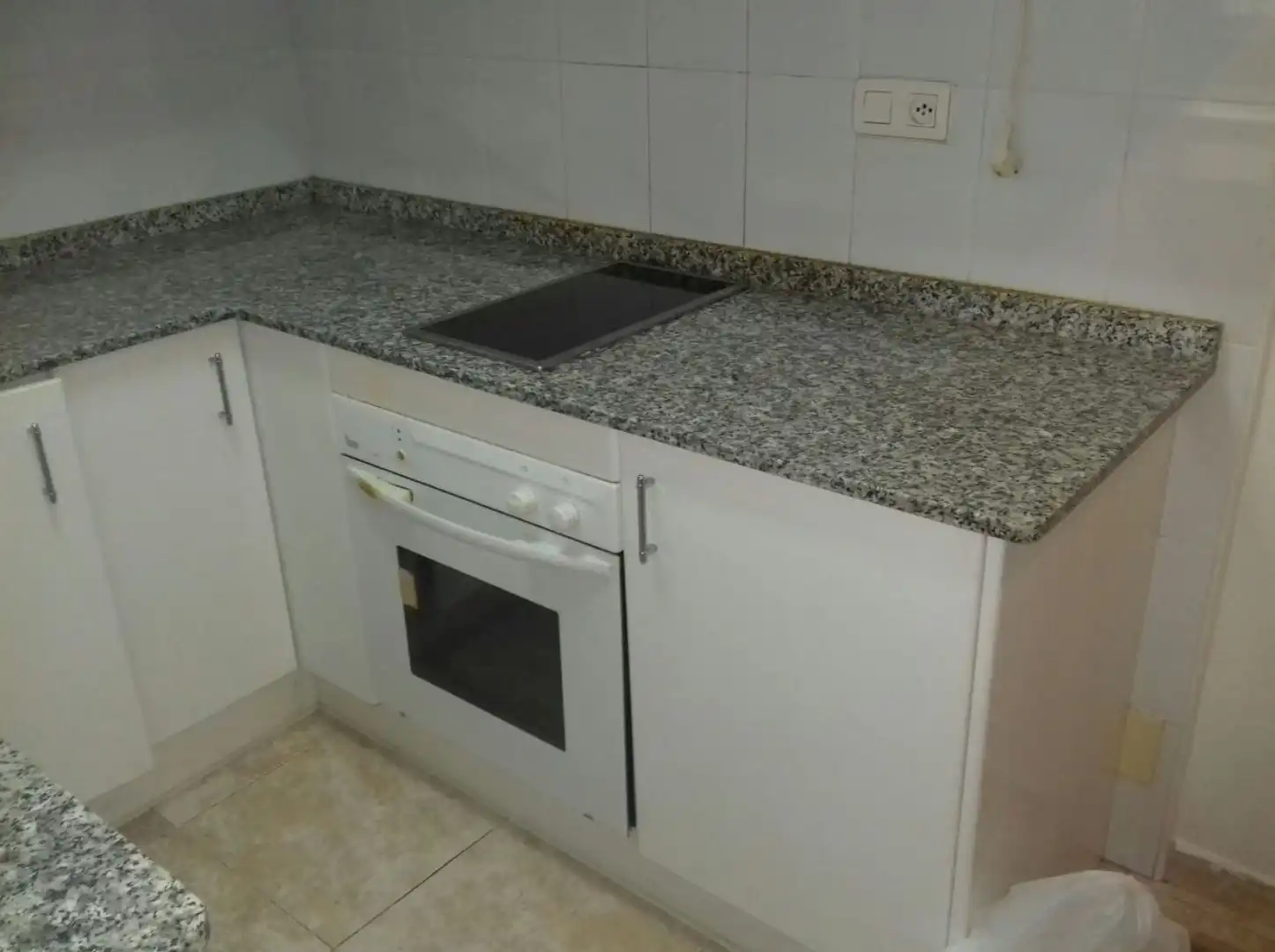 Küche von Wohnung zur Miete in Murcia mit Abstellraum