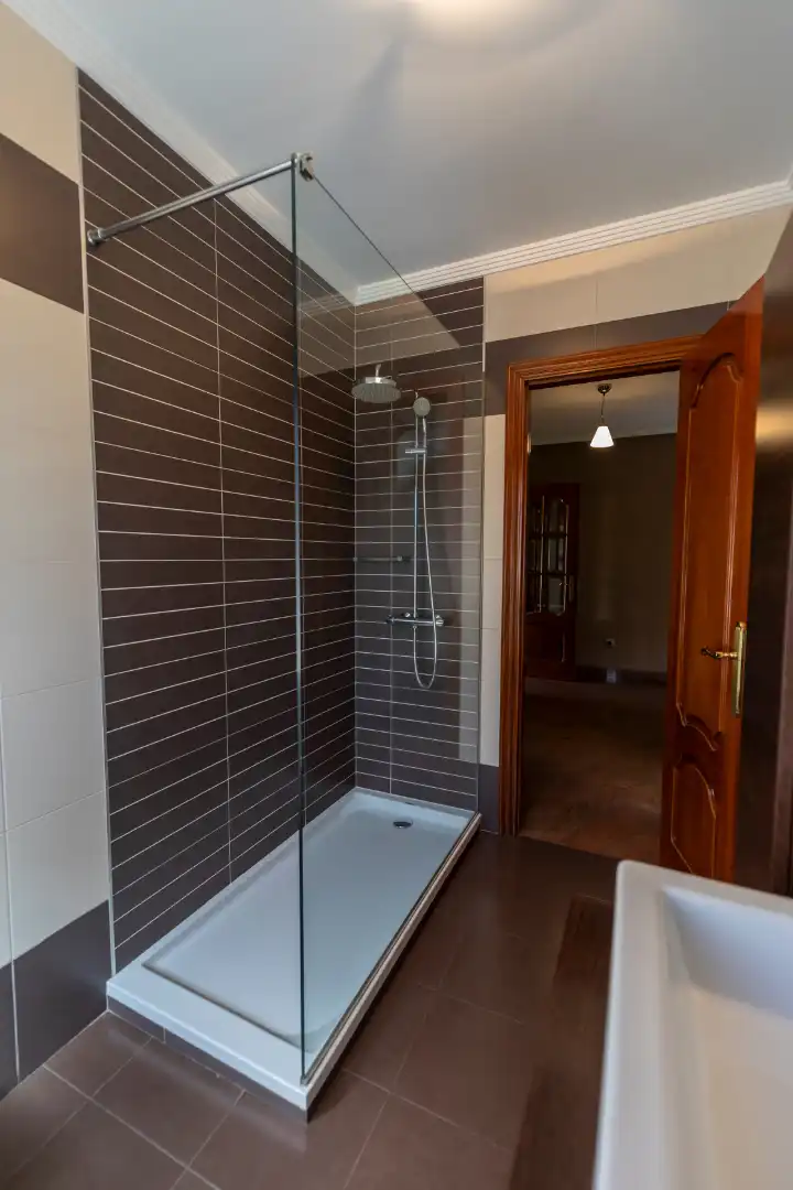 Badezimmer von Haus oder Chalet zum Verkauf in Oleiros mit Heizung, Privatgarten und Terrasse