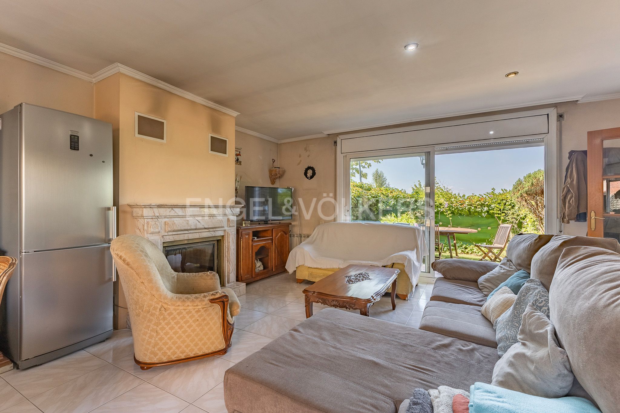 Sala d'estar de Casa adosada en venda en Cerdanyola del Vallès amb Aire condicionat, Calefacció i Jardí privat