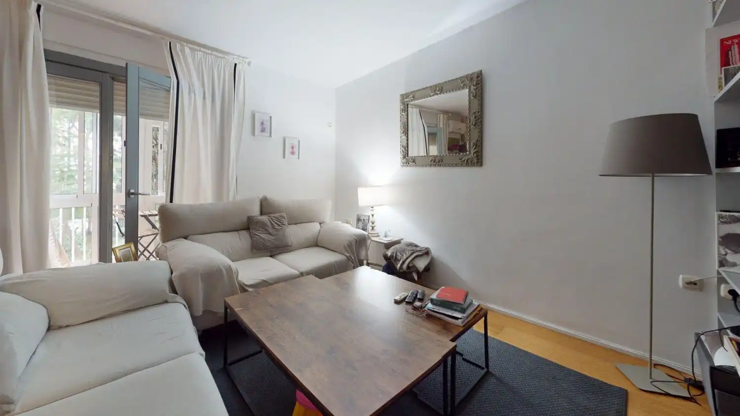 Living room of Flat for sale in Sevilla  with Air Conditioner, Heating and Terrace