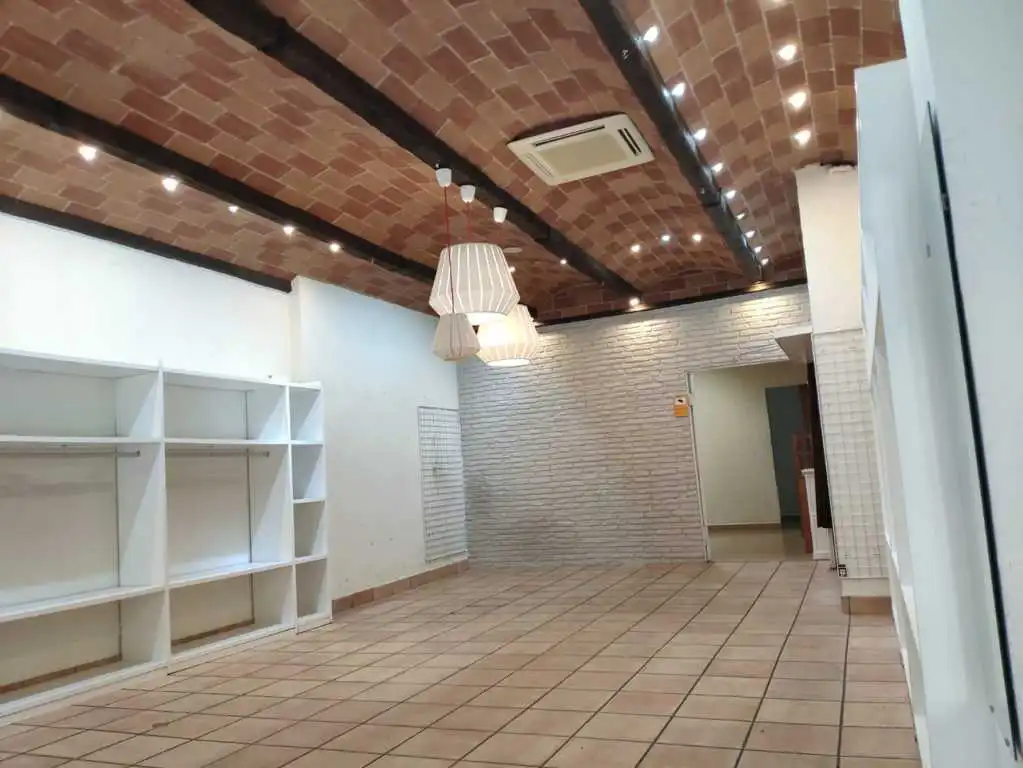Local comercial de lloguer a Oeste, imagen 4