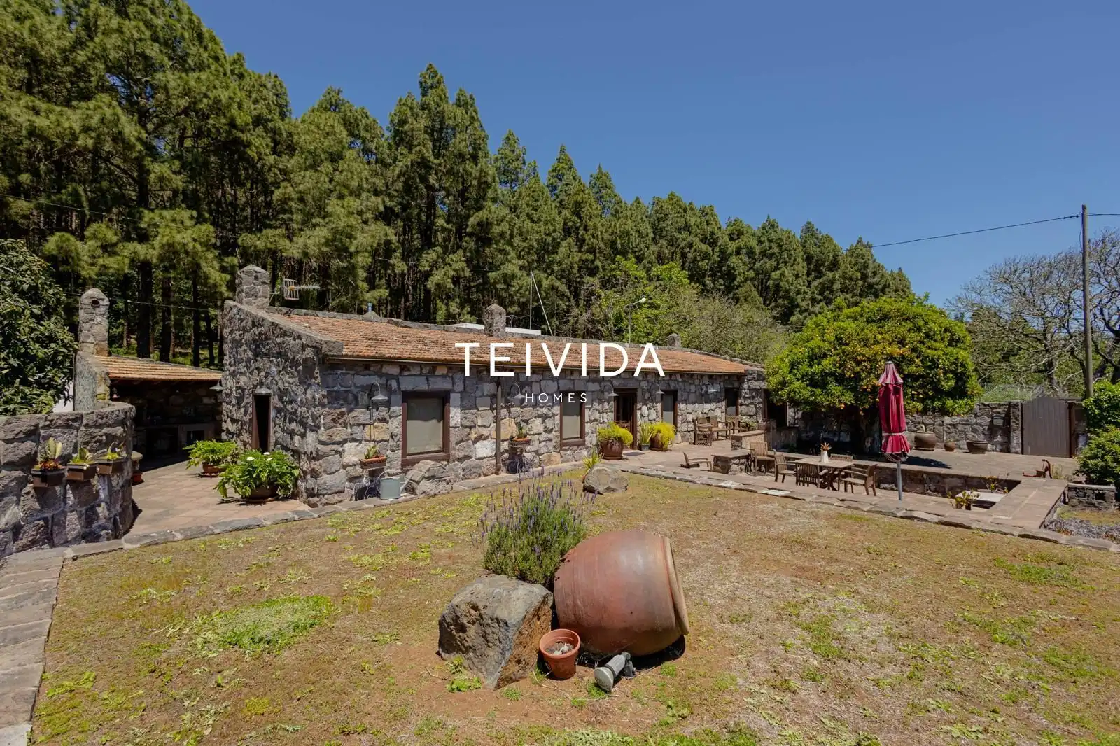 Villa mit Pool zum Verkauf in Calle Juan Antonio Diaz