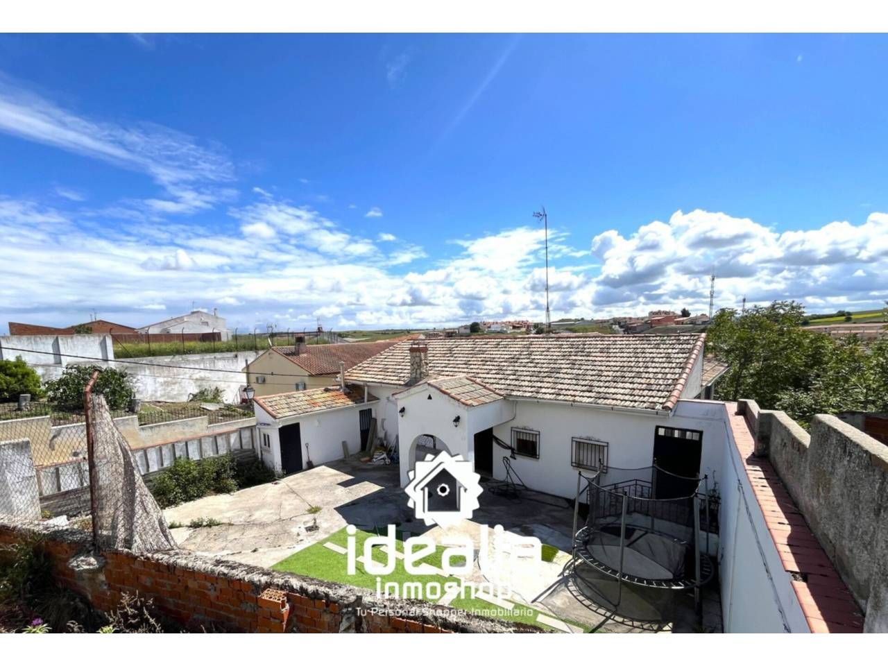 Exterior view of House or chalet for sale in Borox  with Heating, Private garden and Furnished