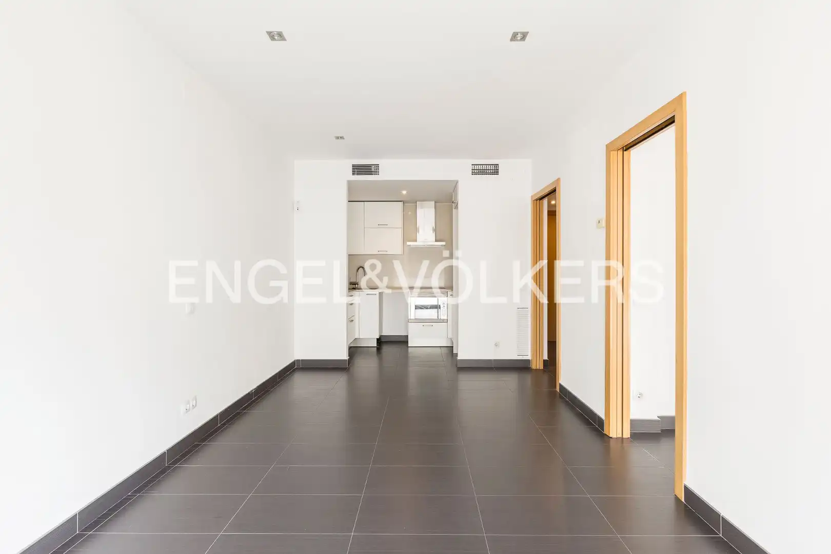 Flat for sale in Barcelona  with Air Conditioner, Heating and Swimming Pool