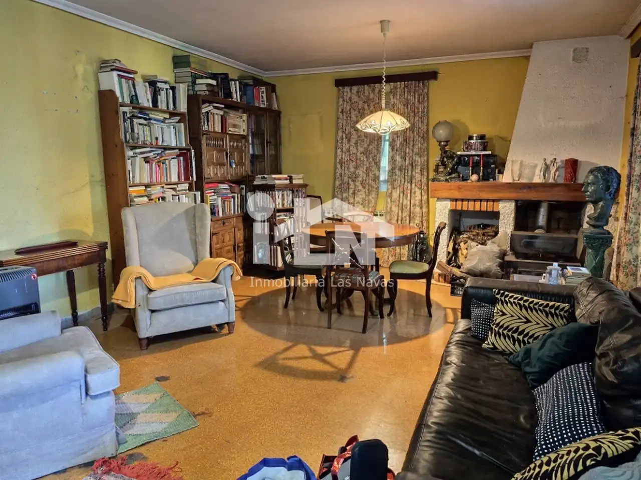 Sala de estar de Piso en venta en Las Navas del Marqués  con Calefacción, Terraza y Trastero