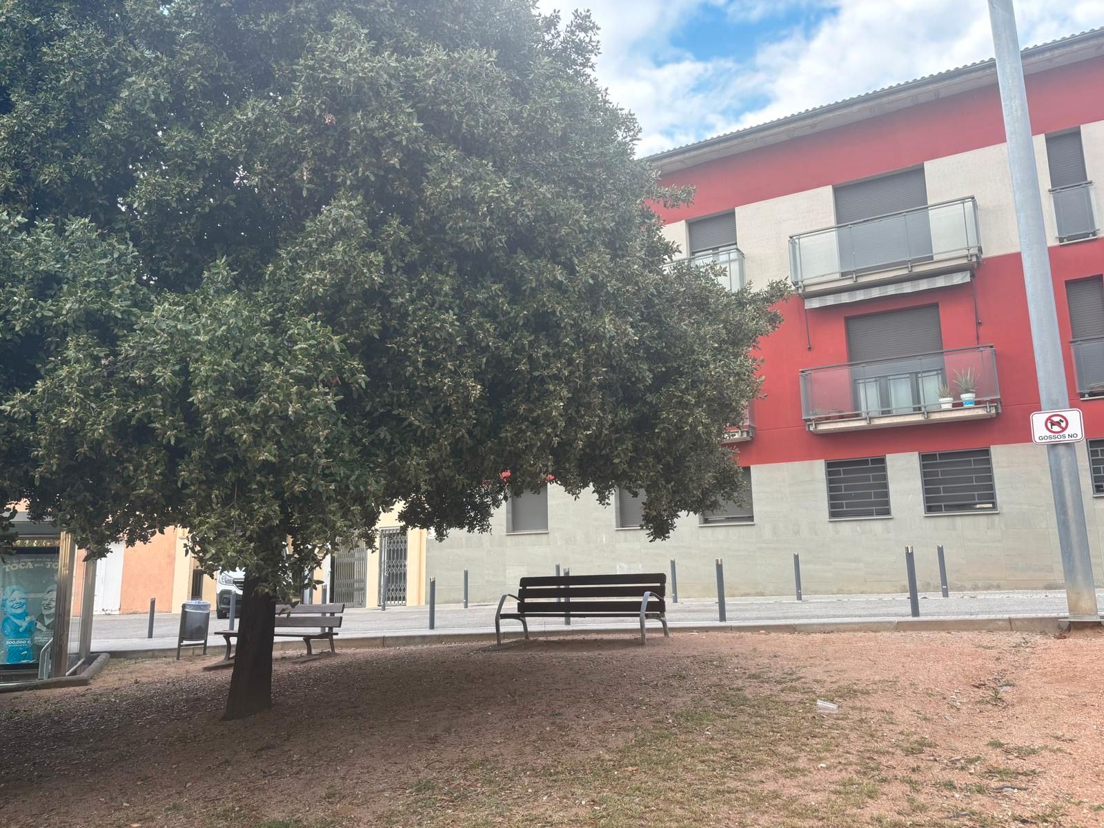 Vista exterior de Pis en venda en Sant Pere de Torelló amb Calefacció, Forn i Balcó