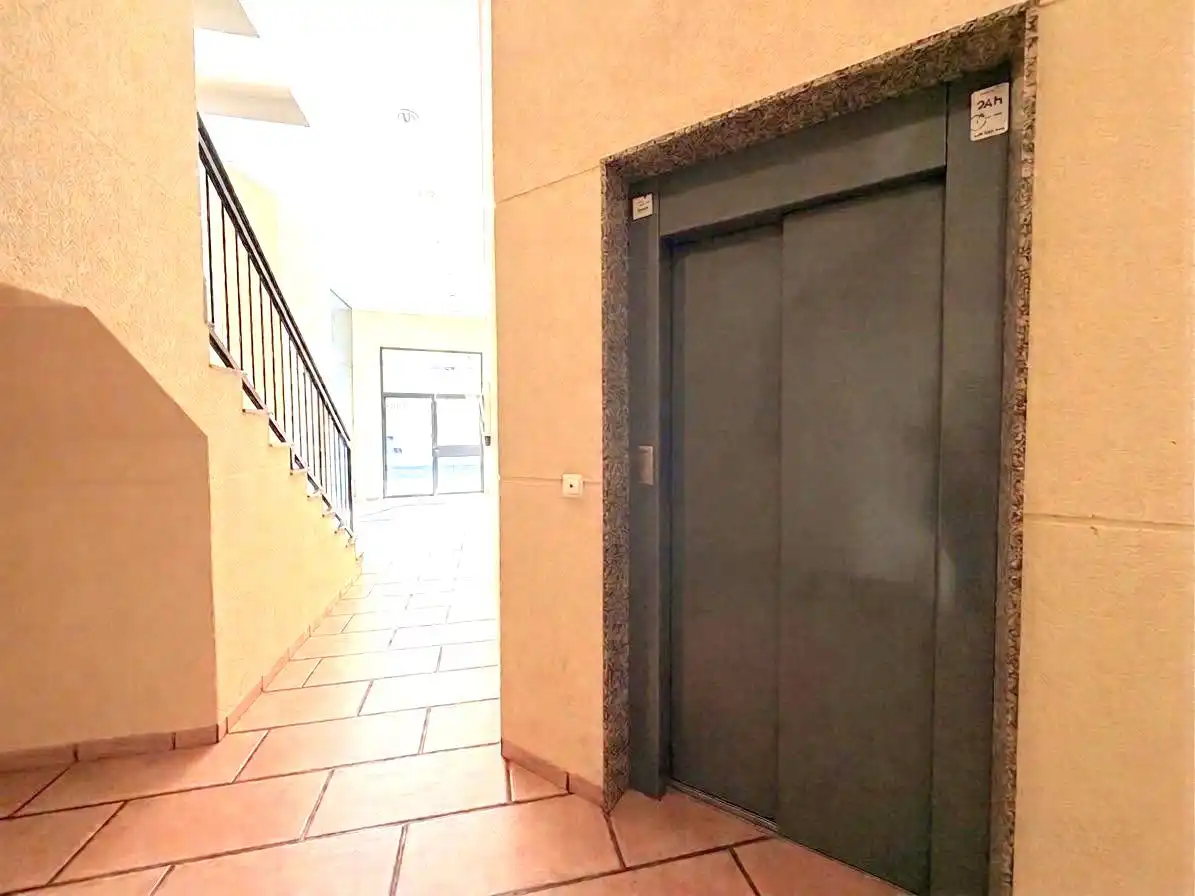 Flat with terrace to rent in Calle Milán, imagen 34