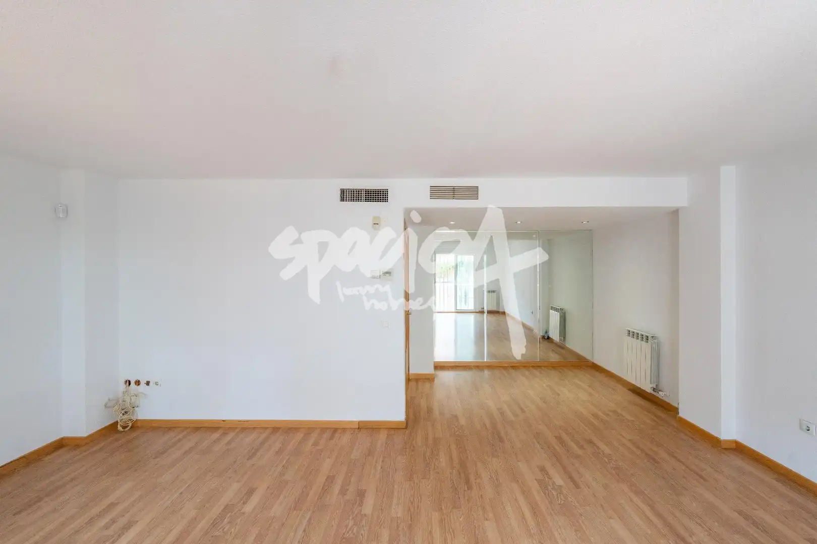 Sala d'estar de Casa o xalet en venda en Alcalá de Henares amb Aire condicionat, Calefacció i Jardí privat