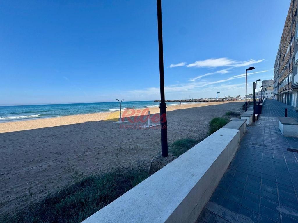 Vista exterior de Apartament en venda en  Valencia Capital