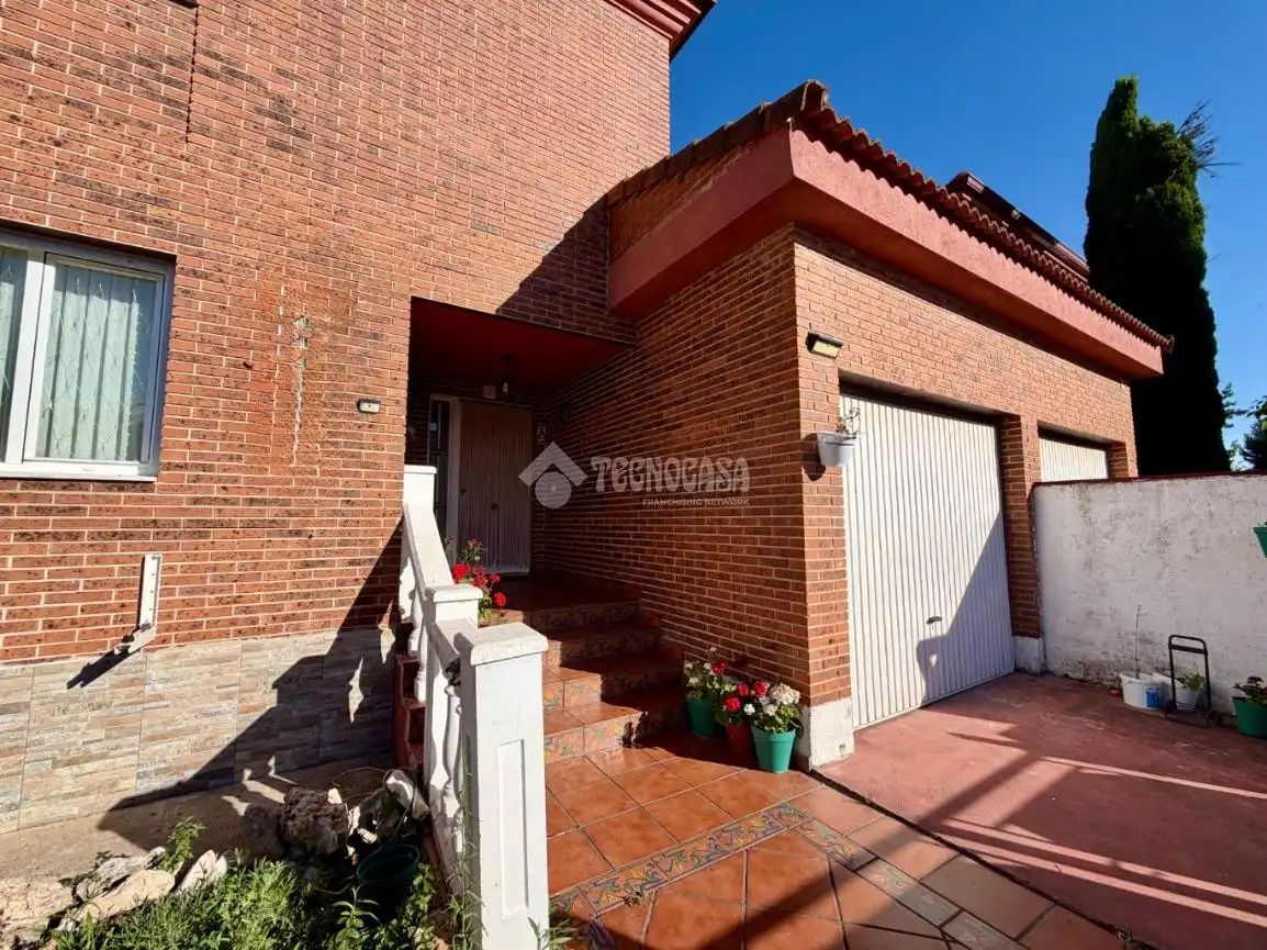 Casa pareada en venta en Villanueva de la Torre, imagen 3