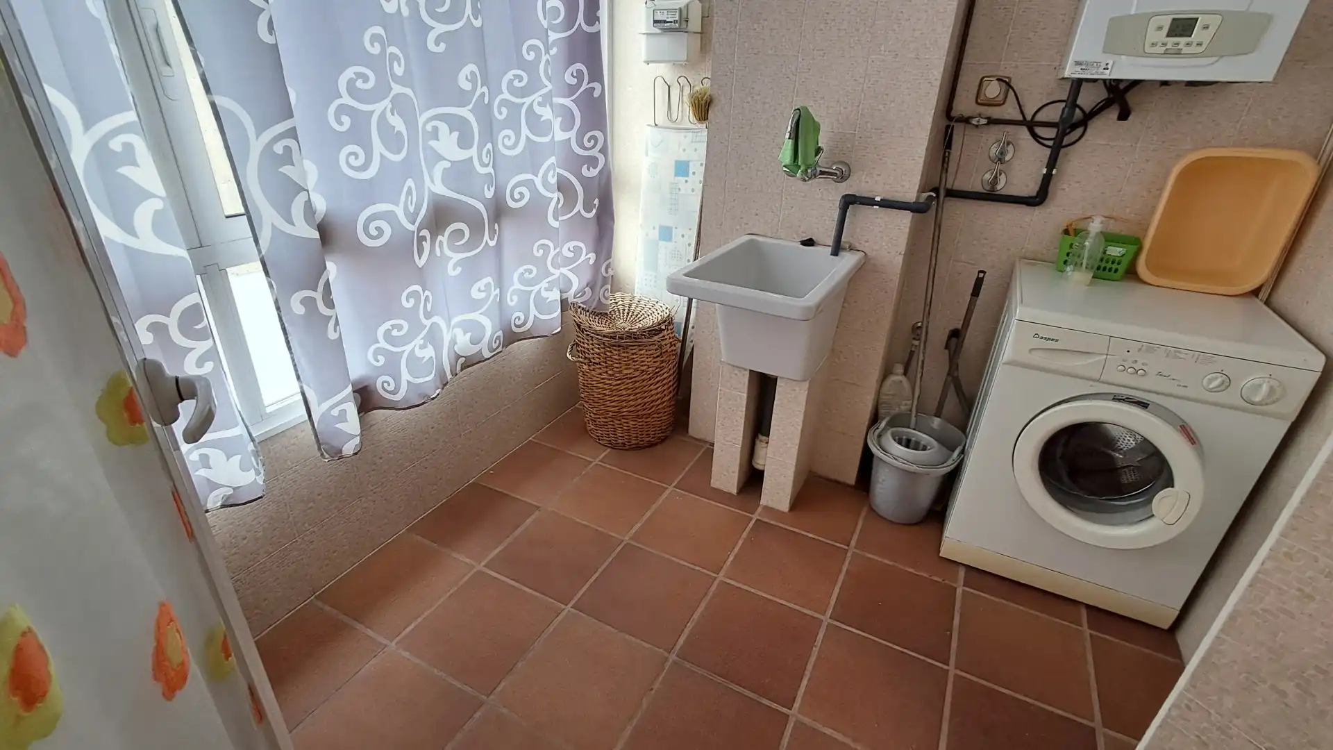 Bany de Àtic en venda en Vigo  amb Calefacció, Terrassa i Forn