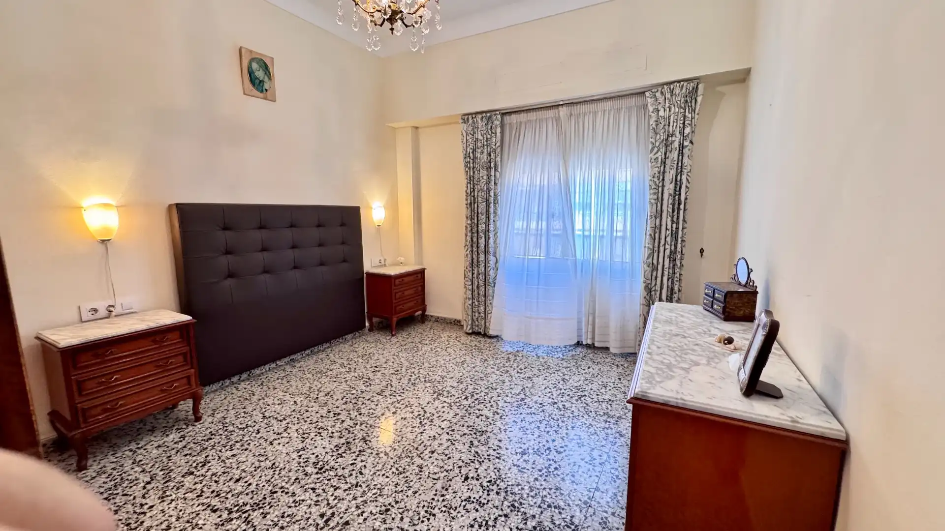 Bedroom of Flat for sale in Valencia