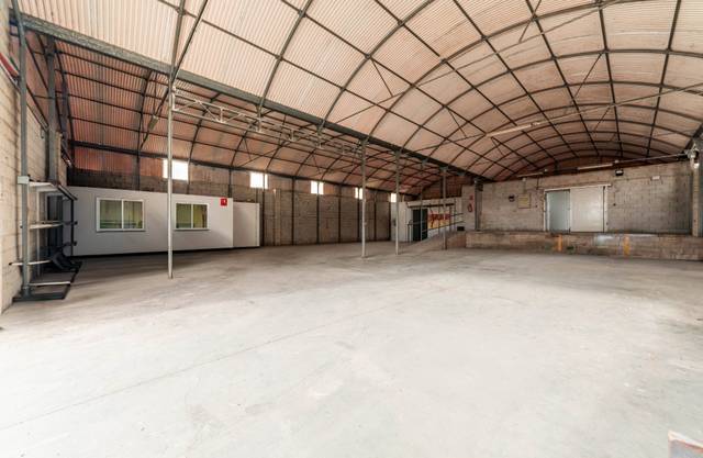 Nave industrial en Alquiler en El Cortijuelo