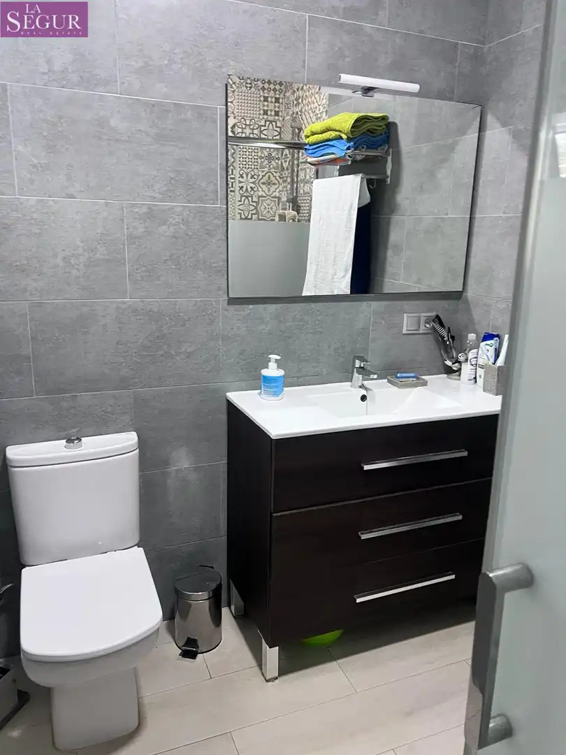 Bany de Casa o xalet en venda en Vejer de la Frontera amb Jardí privat