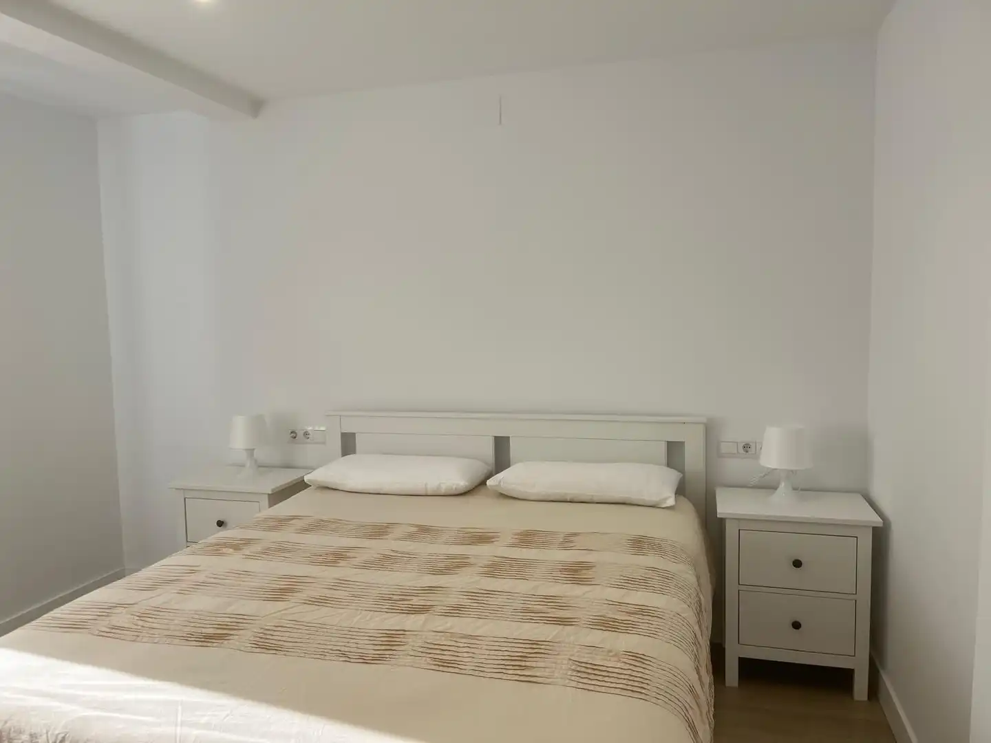 Habitación de Piso de alquiler en Vélez-Málaga con Aire acondicionado