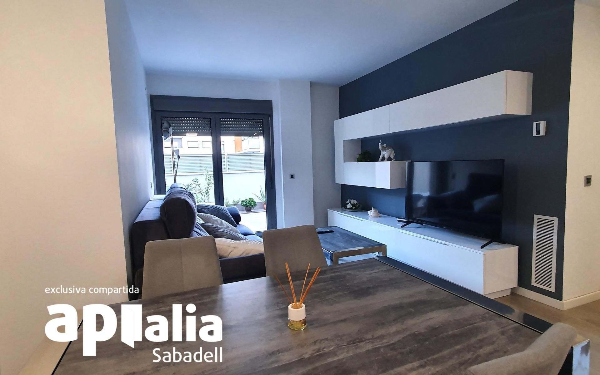 Vista exterior de Planta baixa en venda en Sabadell amb Aire condicionat, Calefacció i Terrassa