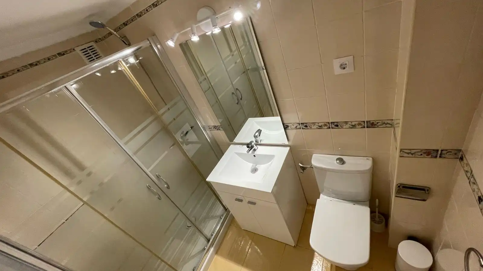 Baño de Piso de alquiler en San Fernando con Amueblado, Horno y Lavadora