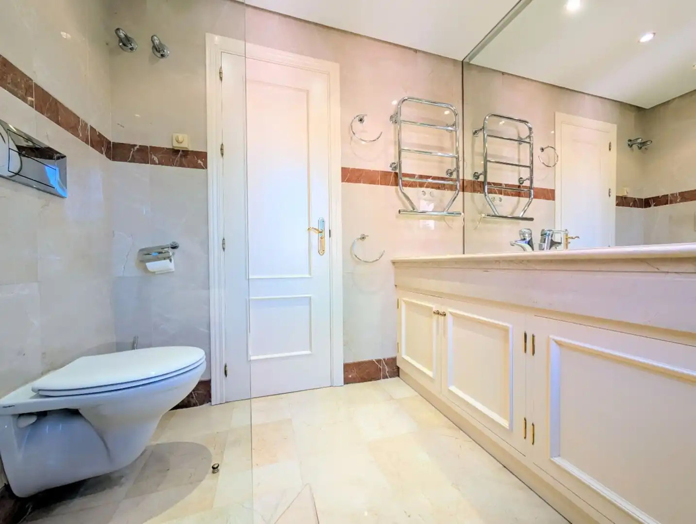 Baño de Ático en venta en Estepona con Aire acondicionado, Calefacción y Terraza