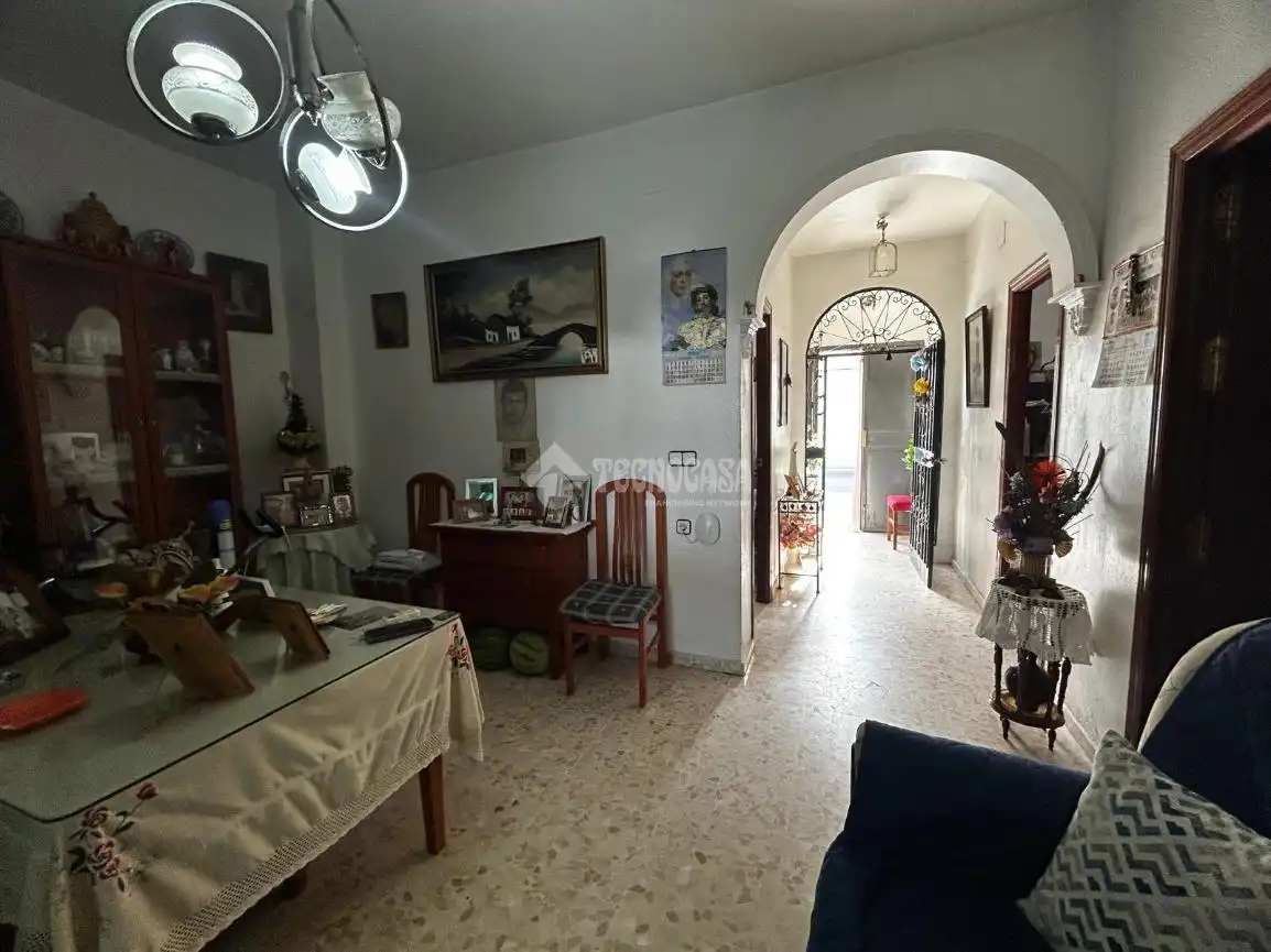 Einfamilien-Reihenhaus zum Verkauf in La Rinconada mit Klimaanlage und Heizung