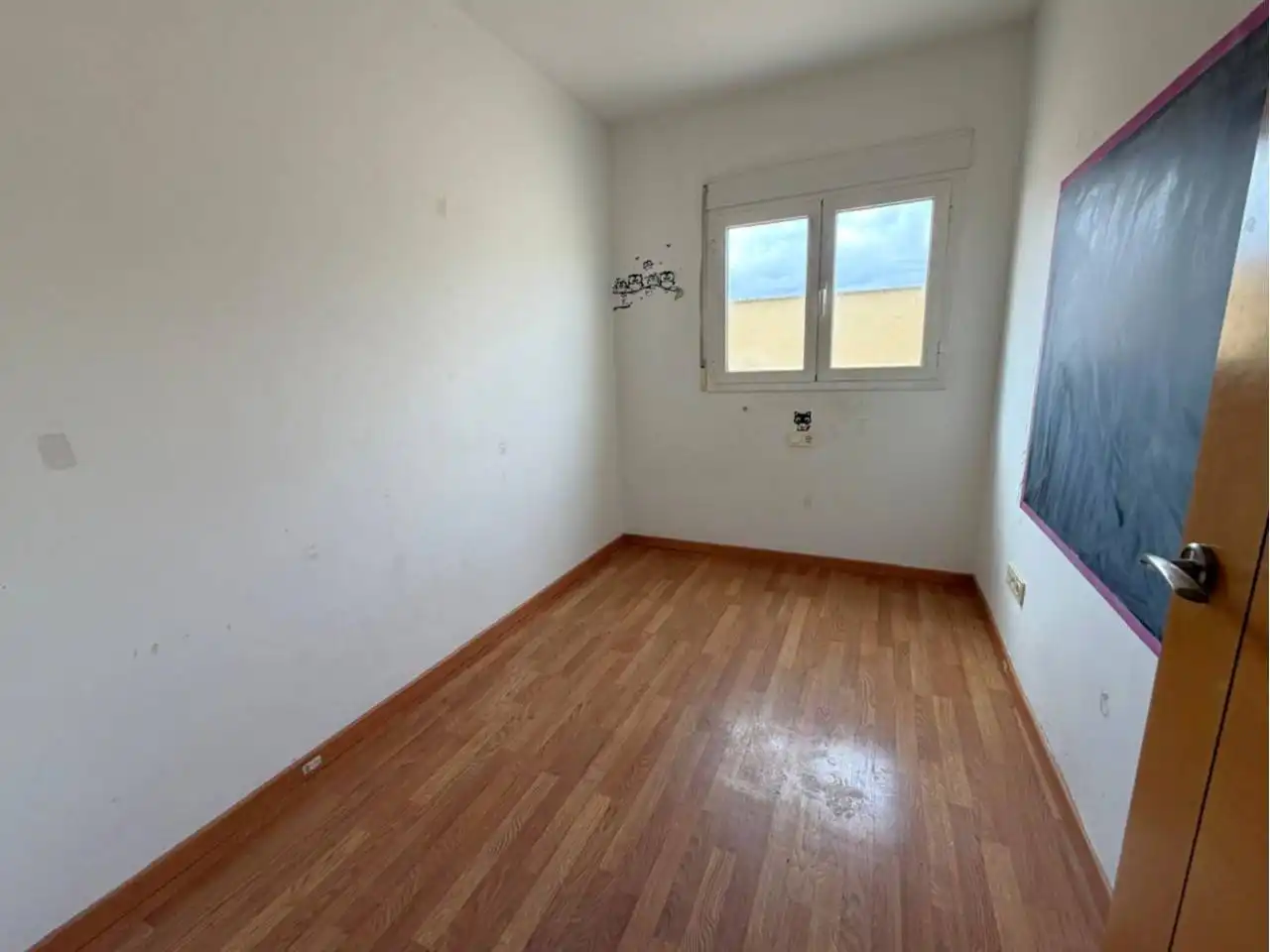 Habitación de Piso en venta en Almansa con Calefacción y Balcón