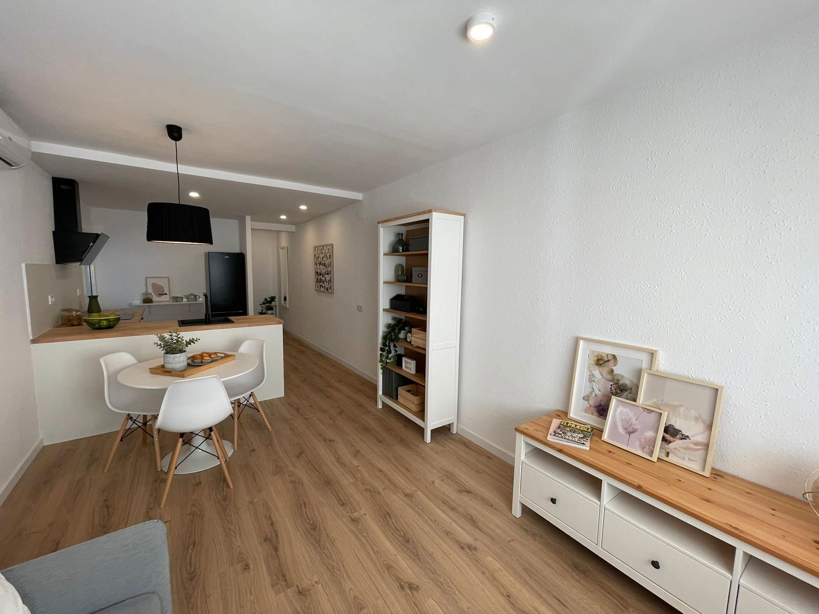 Cuina de Pis en venda en L'Hospitalet de Llobregat amb Aire condicionat, Calefacció i Parquet