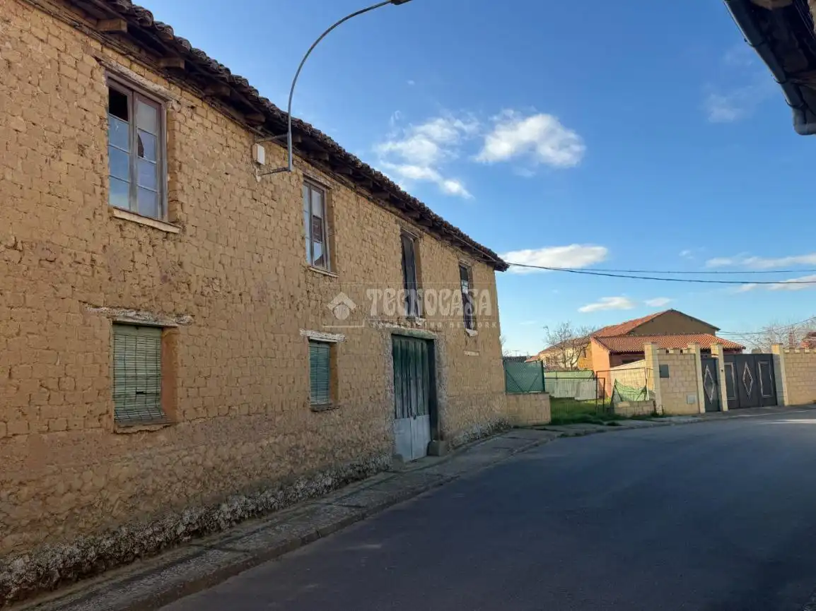 Außenansicht von Residential zum Verkauf in Valdefresno