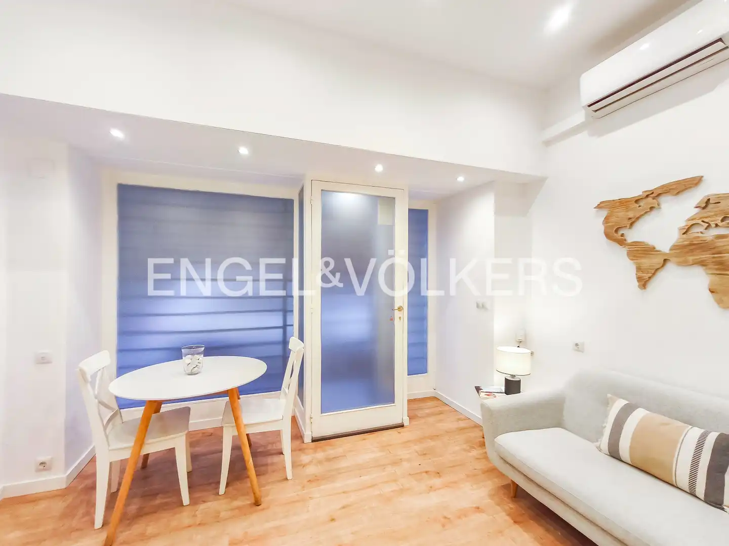 Sala de estar de Piso en venta en Barcelona con Aire acondicionado, Calefacción y Amueblado