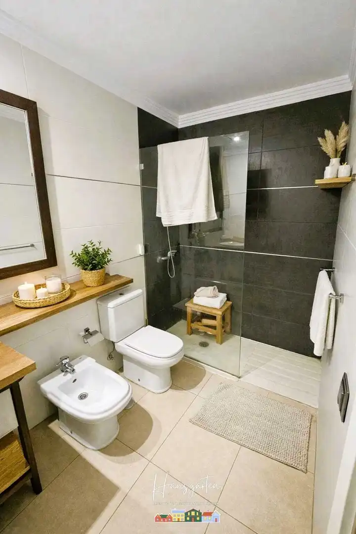 Bathroom of Flat for rent in Las Palmas de Gran Canaria  with Heating, Furnished and Pets allowed