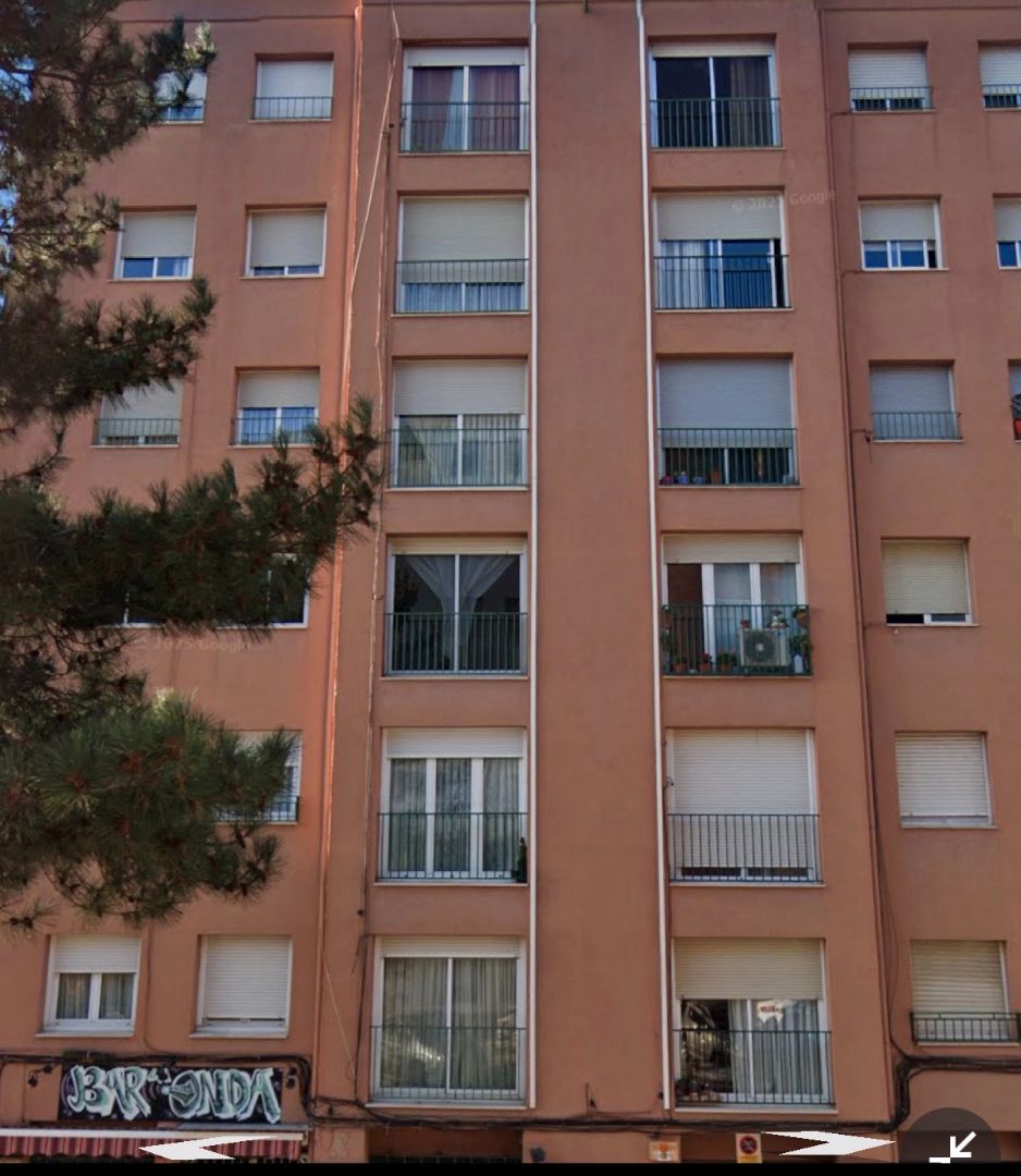 Vista exterior de Piso en venta en Terrassa con Alarma