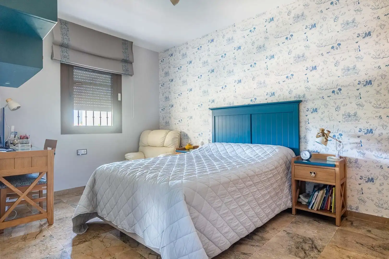 Habitación de Casa o chalet en venta en Montequinto con Aire acondicionado, Jardín privado y Terraza