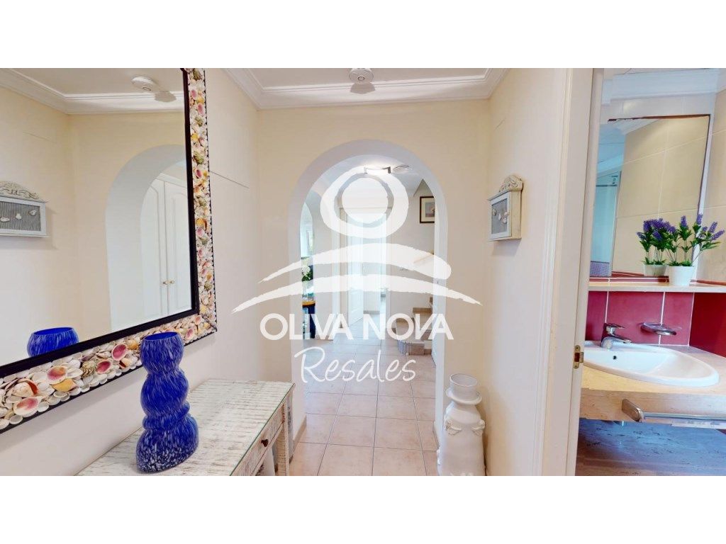 Single-family semi-detached for sale in Oliva  with Community pool