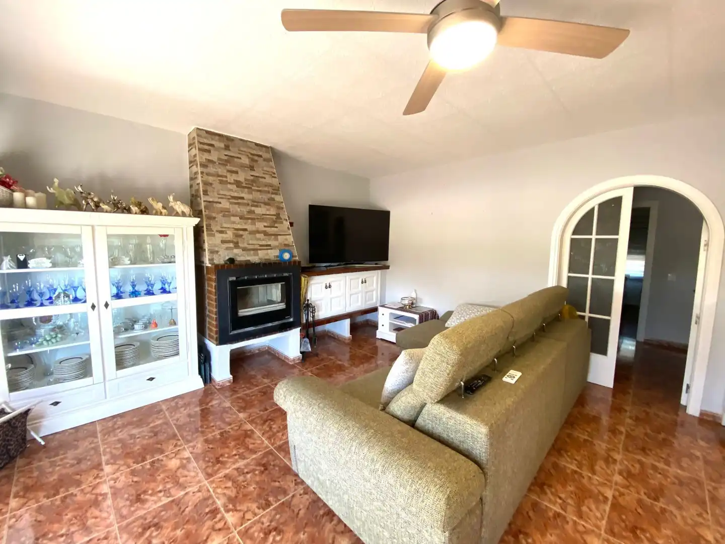 Sala d'estar de Casa o xalet en venda en Creixell amb Aire condicionat, Terrassa i Traster