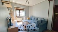 Sala d'estar de Pis en venda en Castro-Urdiales amb Calefacció