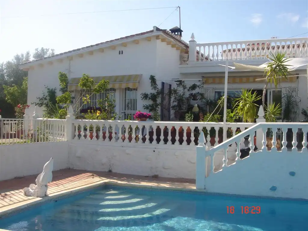 Houses for sale in Las Flores