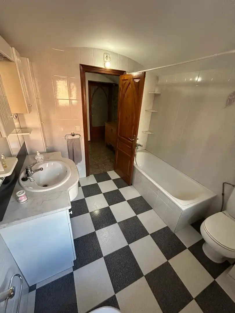 Baño de Casa o chalet en venta en Celrà con Aire acondicionado, Calefacción y Jardín privado