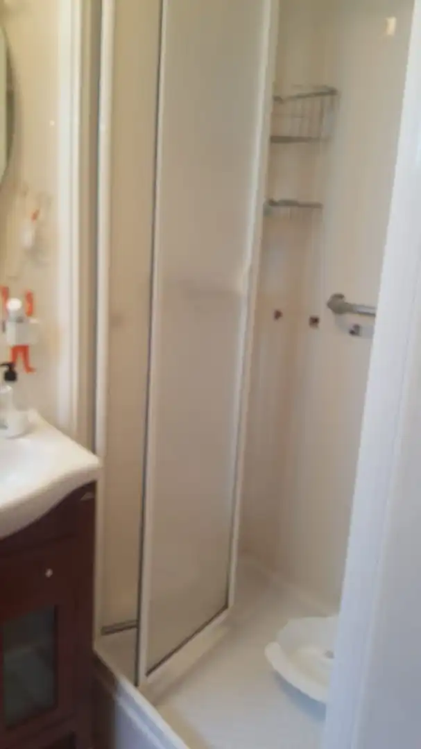 Baño de Piso de alquiler en A Coruña Capital  con Calefacción, Terraza y Amueblado