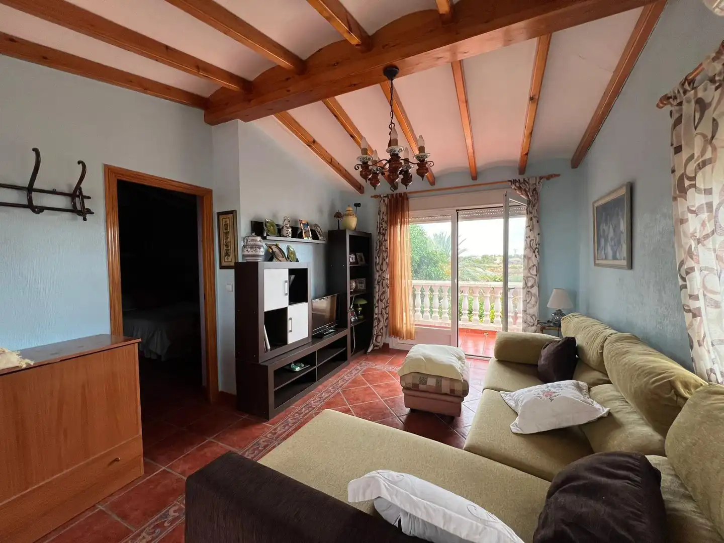 Sala d'estar de Casa o xalet en venda en Elche / Elx amb Jardí privat, Terrassa i Piscina