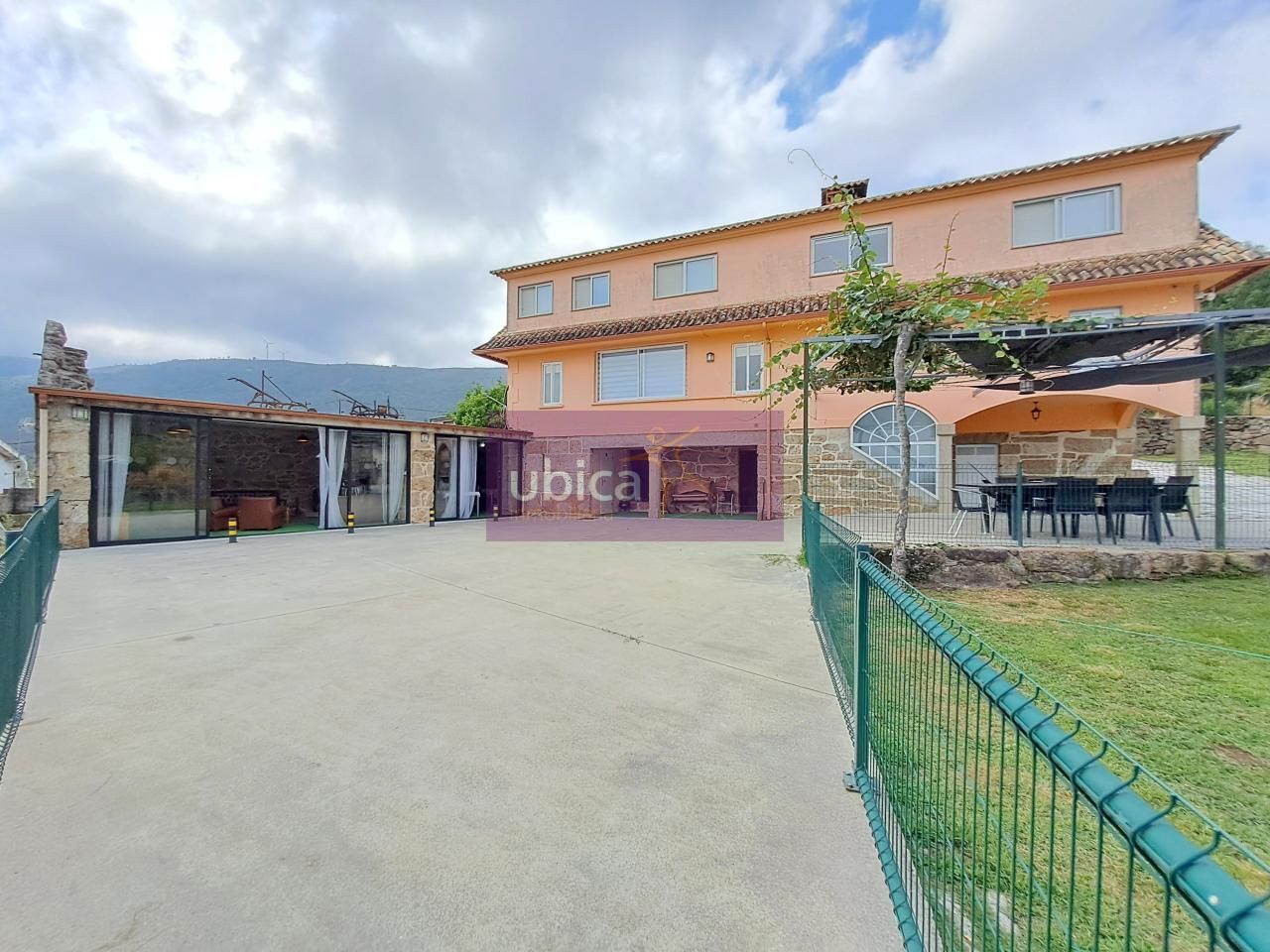 Exterior view of House or chalet for sale in A Cañiza    with Heating, Private garden and Terrace
