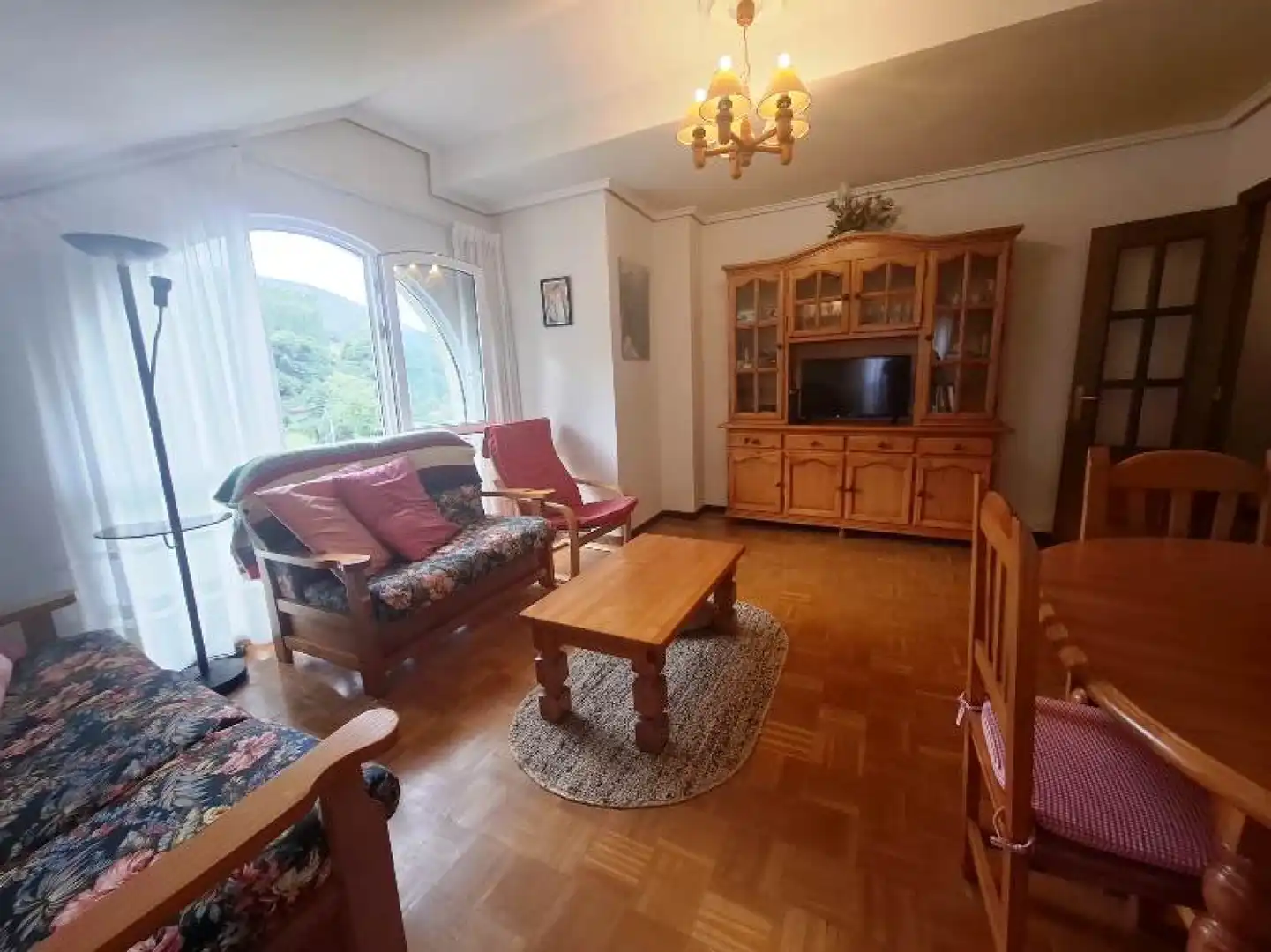 Living room of Flat for rent in Valdáliga  with Parquet flooring, Terrace and Furnished