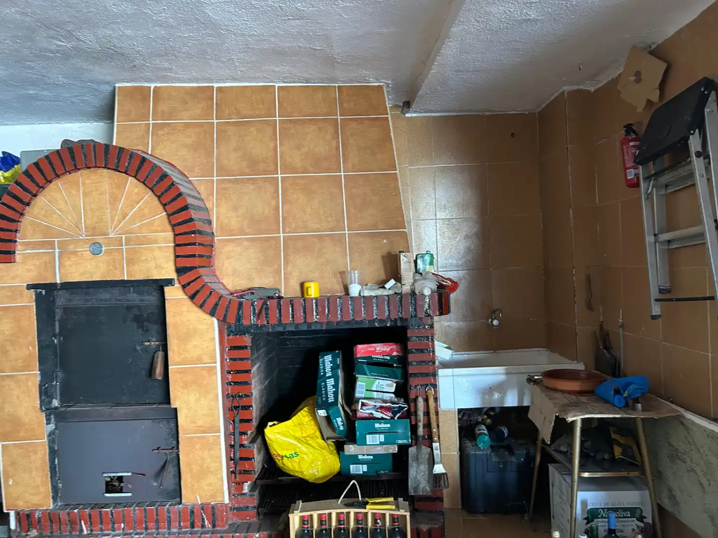 Küche von Einfamilien-Reihenhaus zum Verkauf in Santa Cruz del Retamar mit Klimaanlage, Heizung und Privatgarten