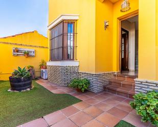 Exterior view of Single-family semi-detached for sale in Chiclana de la Frontera  with Air Conditioner, Terrace and Storage room