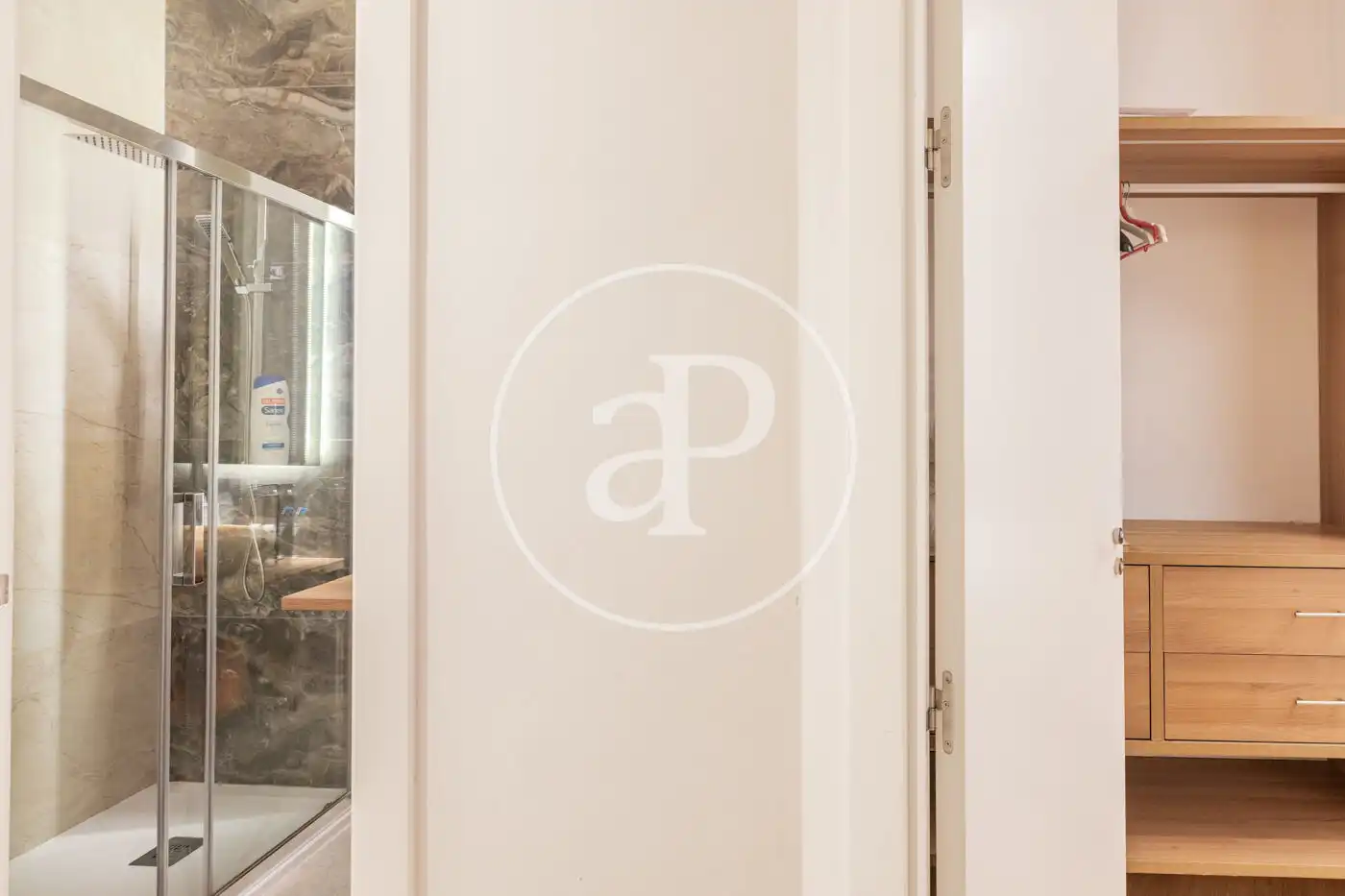 Flat for rent in Madrid  with Air Conditioner, Heating and Furnished