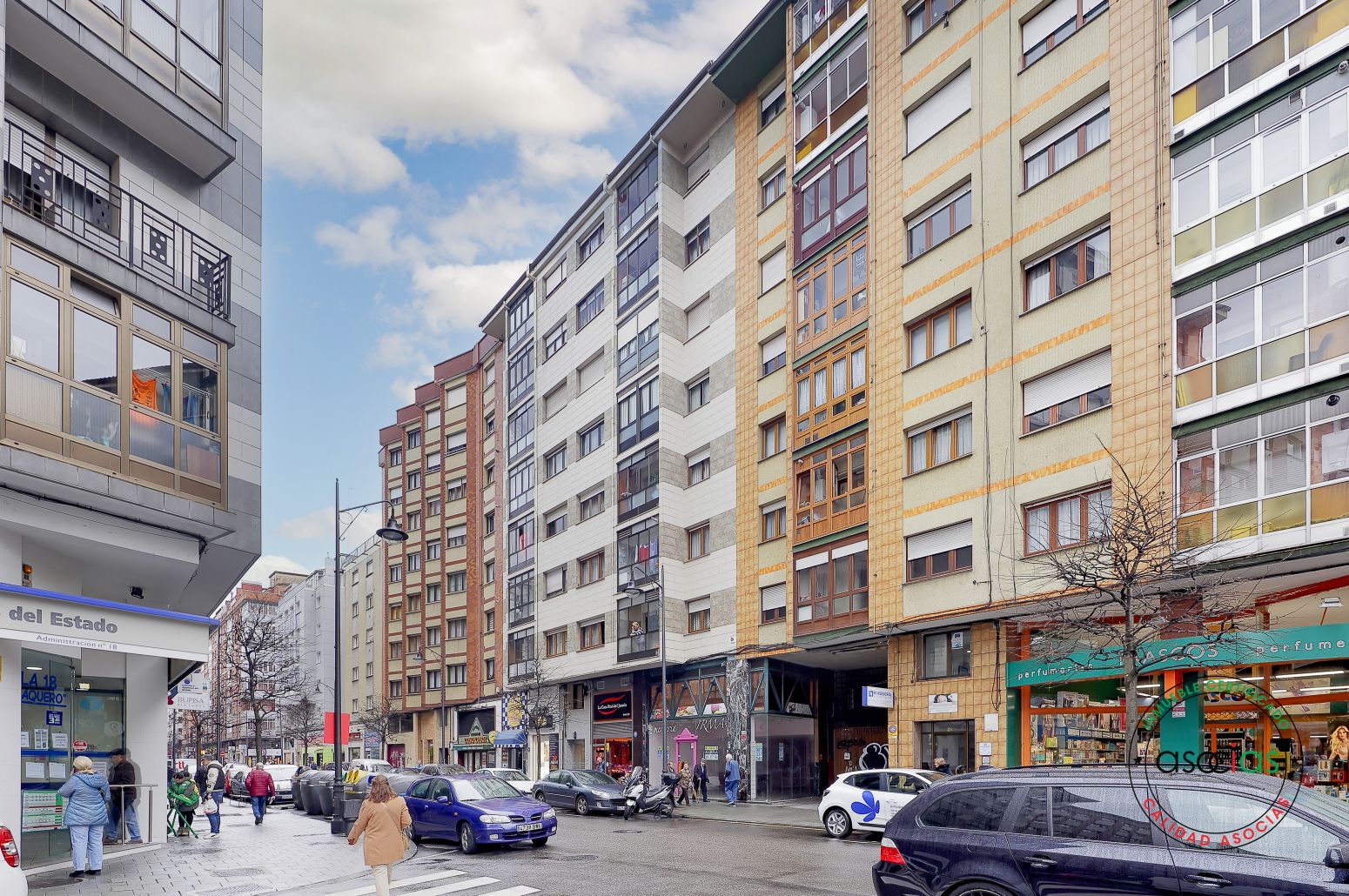 Vista exterior de Pis en venda en Gijón  amb Calefacció i Parquet