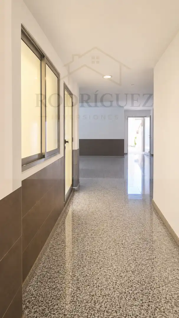 Erdgeschosswohnung mit Pool zum Verkauf in Carrer de República, imagen 2