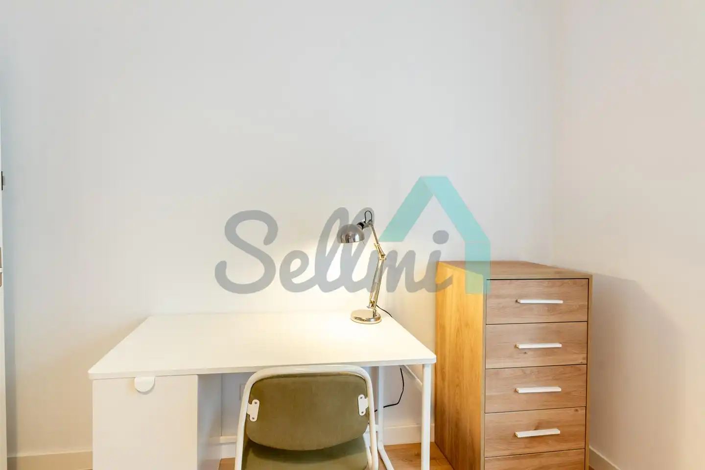 Flat for rent in De Gloria Fuertes, Masip