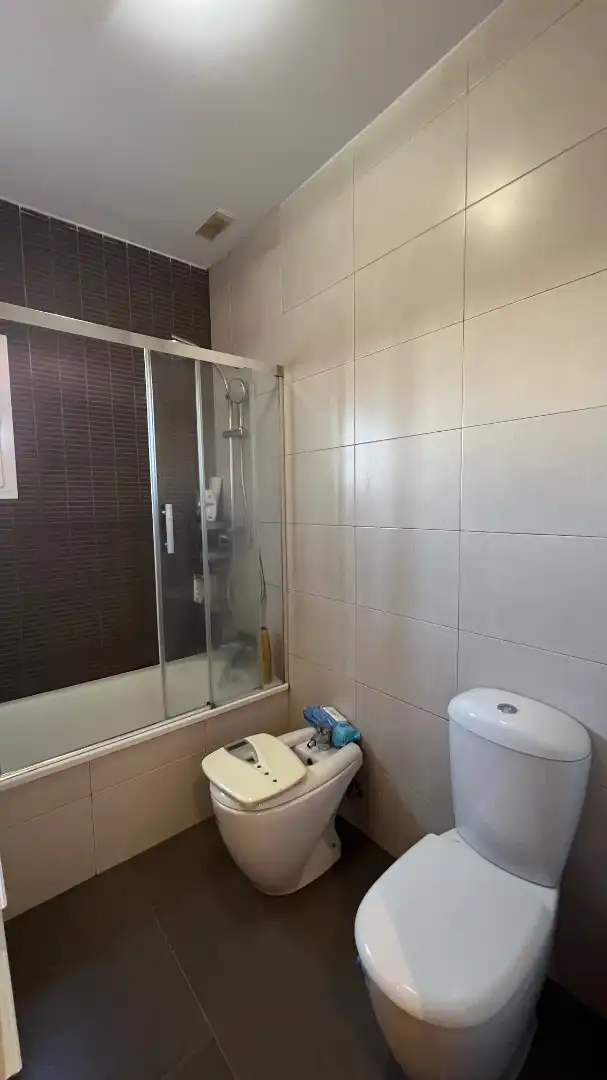 Bany de Casa o xalet en venda en Espartinas amb Aire condicionat, Calefacció i Jardí privat
