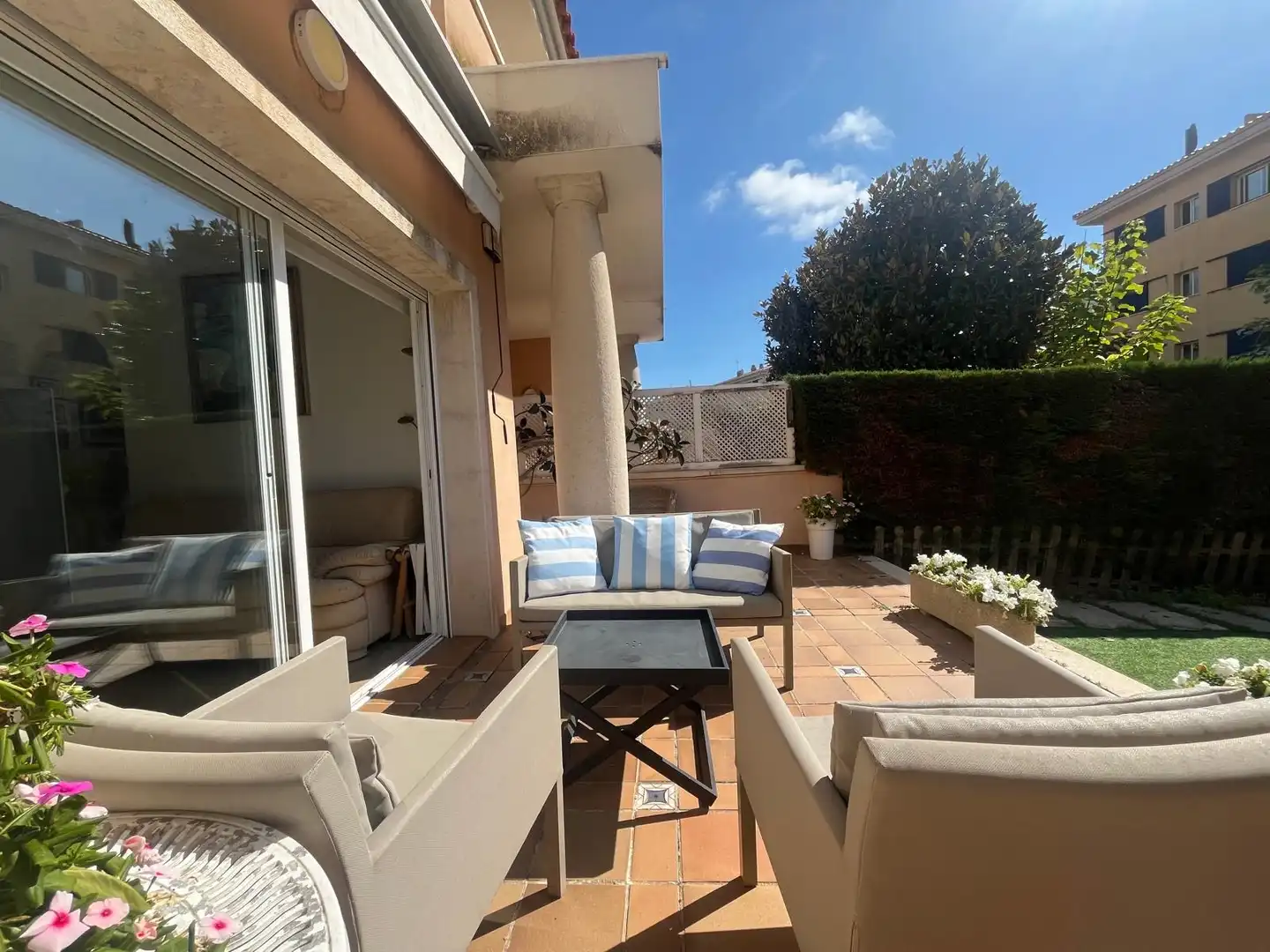Terraza de Casa adosada en venta en Castell d'Aro, Platja d'Aro i s'Agaró con Jardín privado, Terraza y Amueblado
