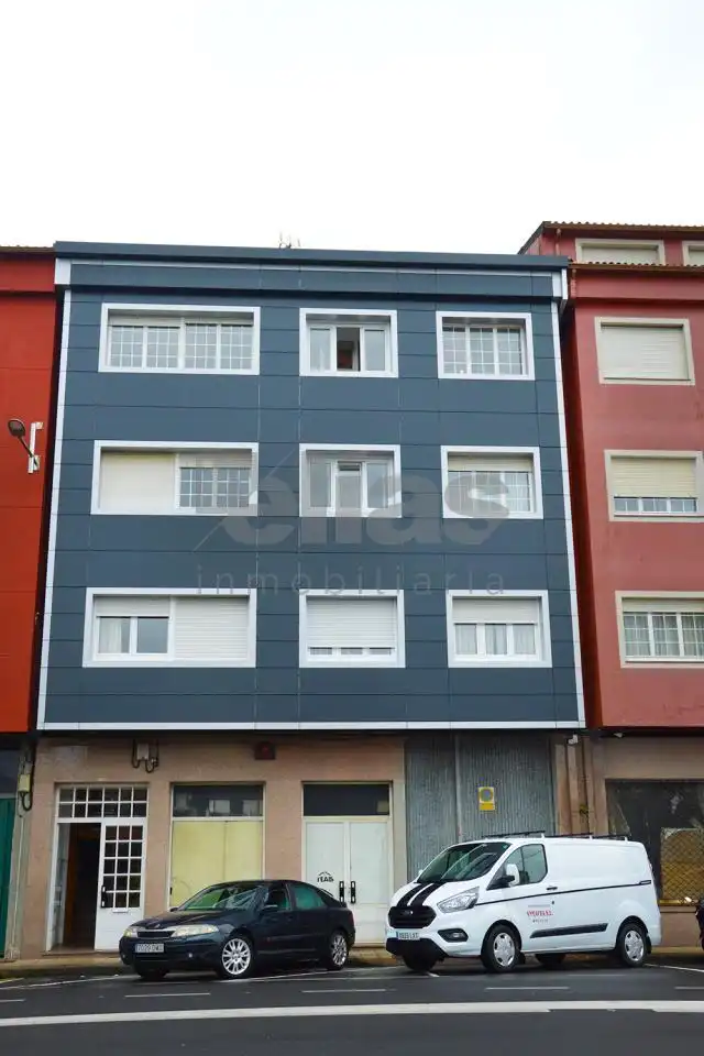 Vista exterior de Piso en venta en Zas
