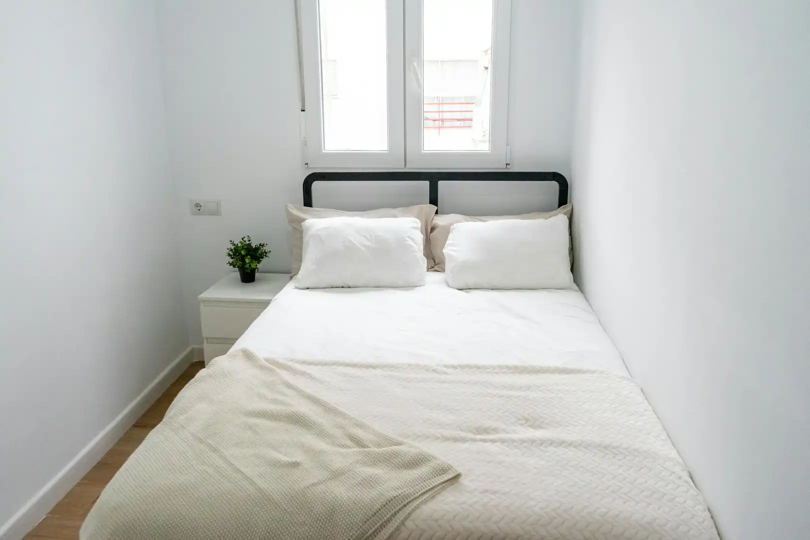 Bedroom of Flat for share in Triana